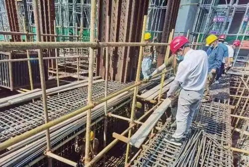 石景山织牢织密施工工地 防疫网 十一学校 大悦城等重点工程加快建设