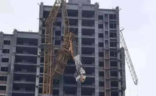突发 重庆一在建工地发生塔吊倒塌事故,附施工规范